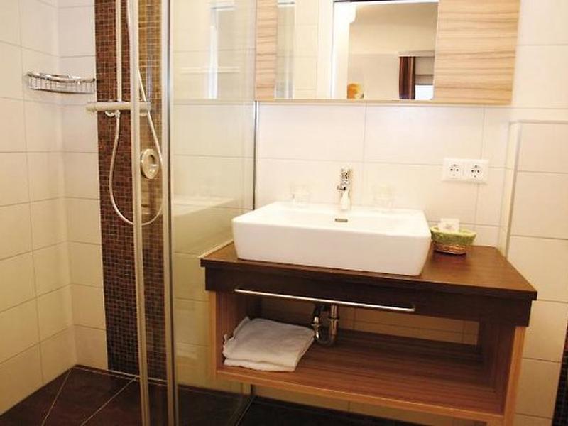 1C002449EFCD84B13FB9FFF2FC00D1B7