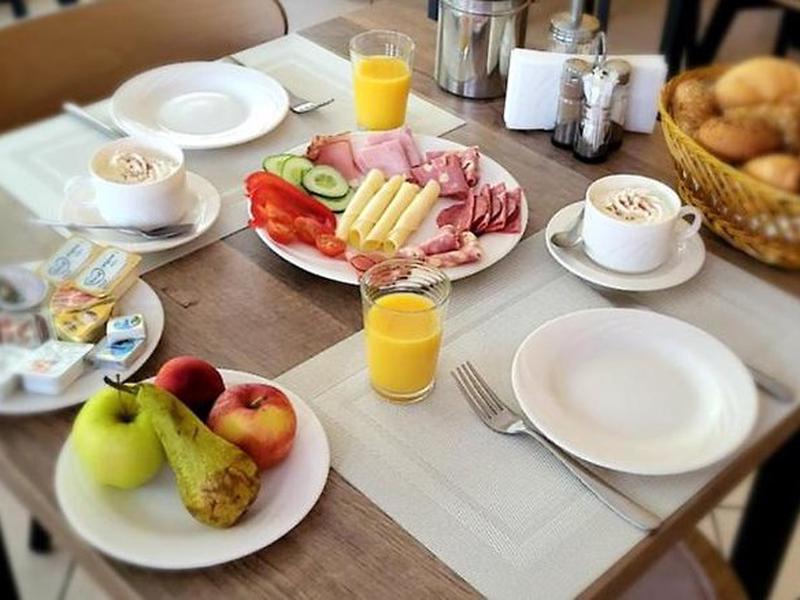 28713C48B9600DEED9328E28245E410B