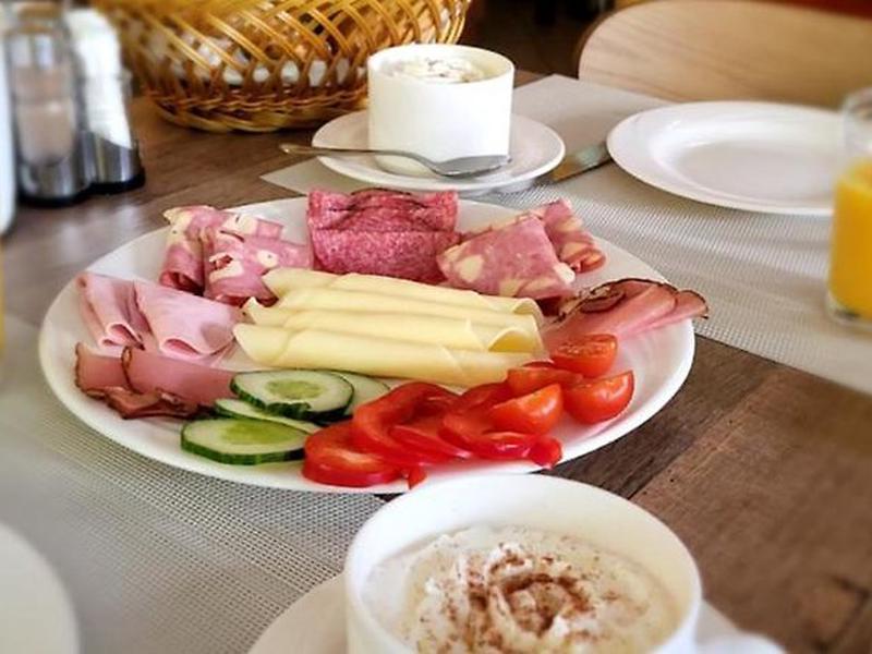 2206DA97C7C18377A686B764A2BE9D05