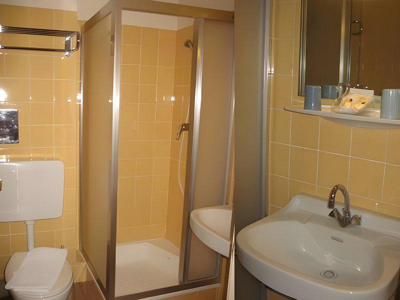 9B741577730C2F95FCFC3B8957EF2307