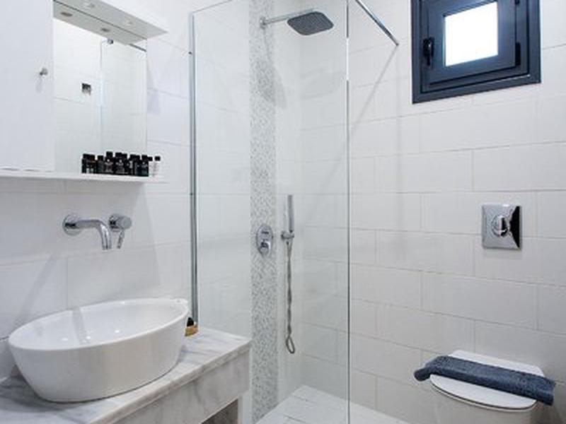 828275A6C2F8A3A5424929F4795A65D6