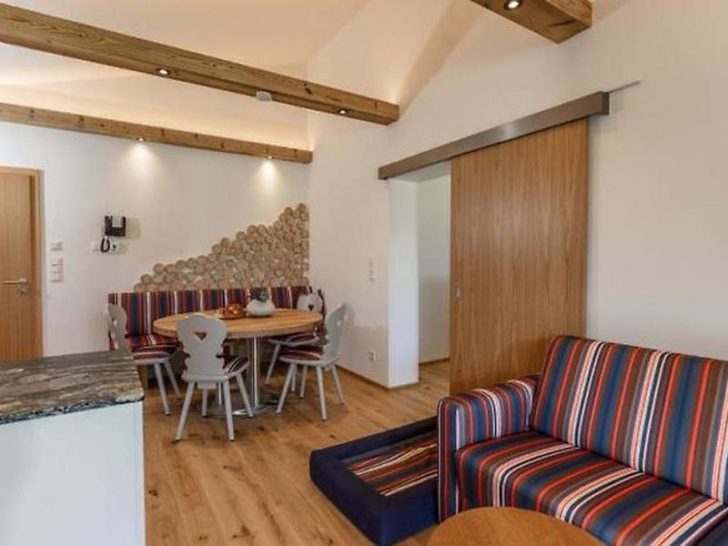 CB37FA119B93D593F00EA7E439051F8C