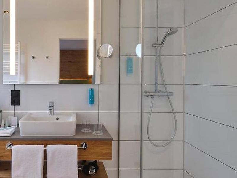 728AB530918E8B8B44384B623355C343