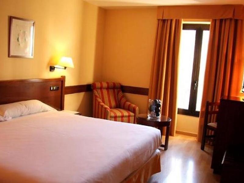 13015AA64ADEAF4829BDE3B0F586A9AC