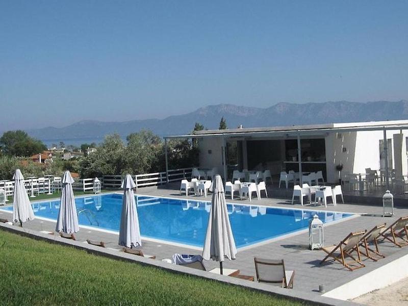 93744C0B076FEB6D18AAB0E1D0384BC2