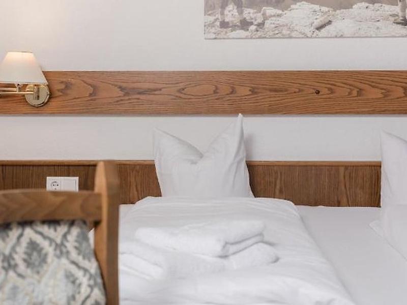 D84D0947AF33DA3F2C703E9B6941DE74