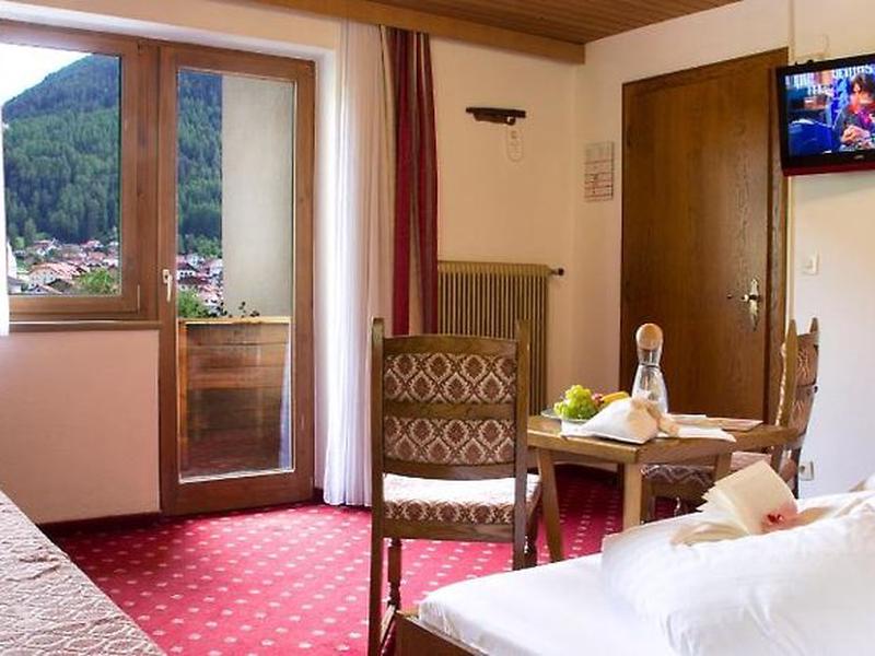 0E503C277CE2D9078195DC3745FAB33D