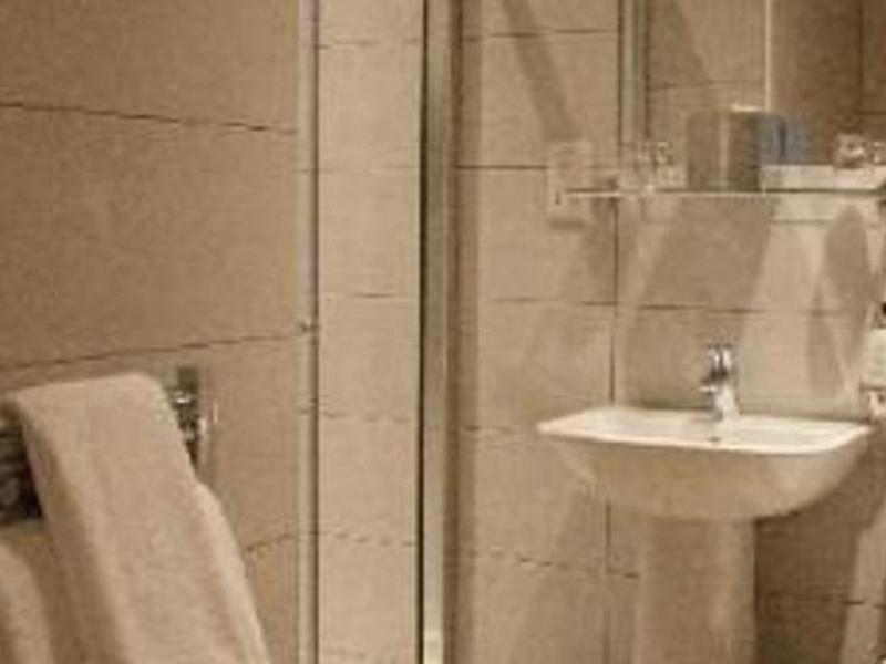 C1BB60F3A0394B8079280D4BC937B017