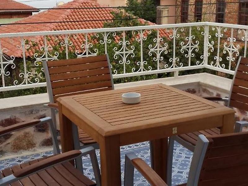 F52F9D06702B44C422DB43CB1F378300