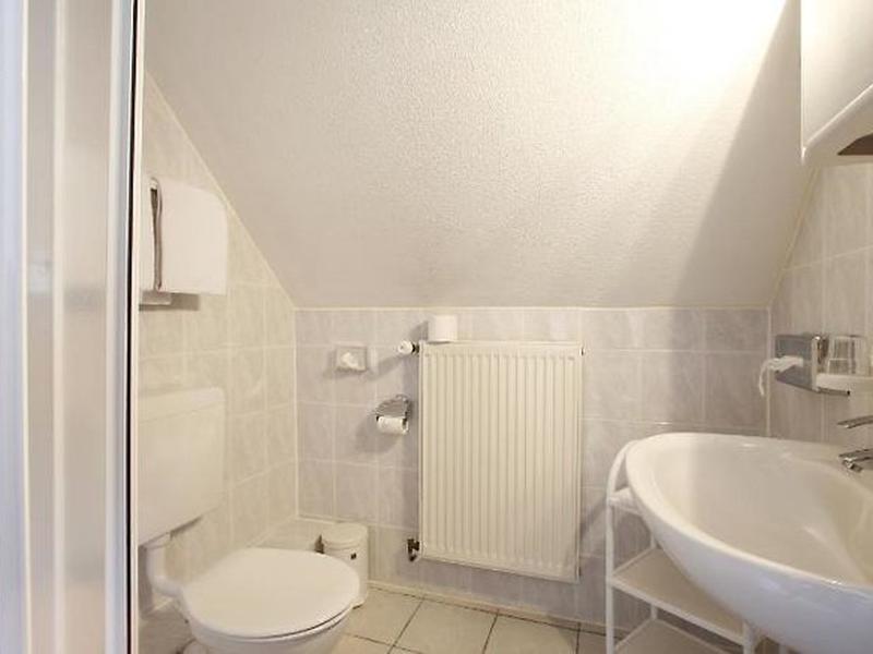 AA058DEBEB6E4B95834C7B8E897F24BA