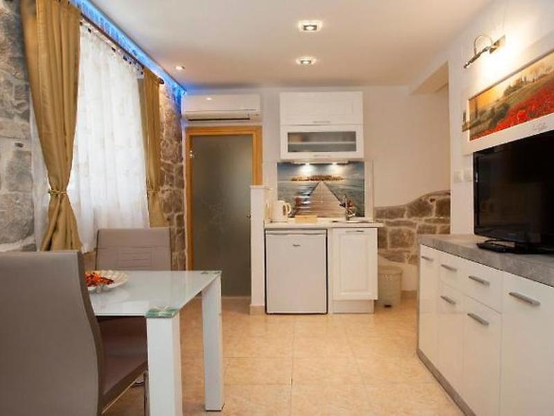 52F172A71E535B4217ABF923A851670E