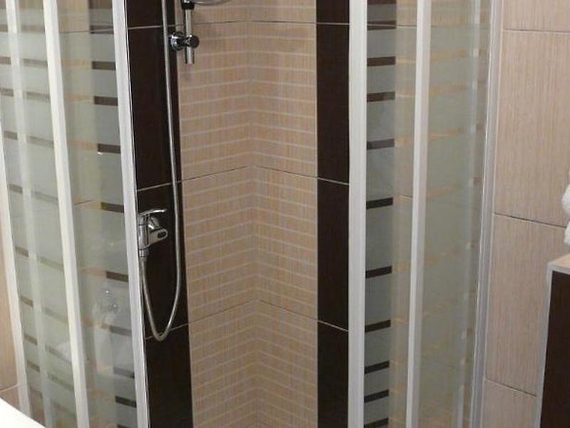 0CE5DF10D6381D96835EC3B71B2C533B