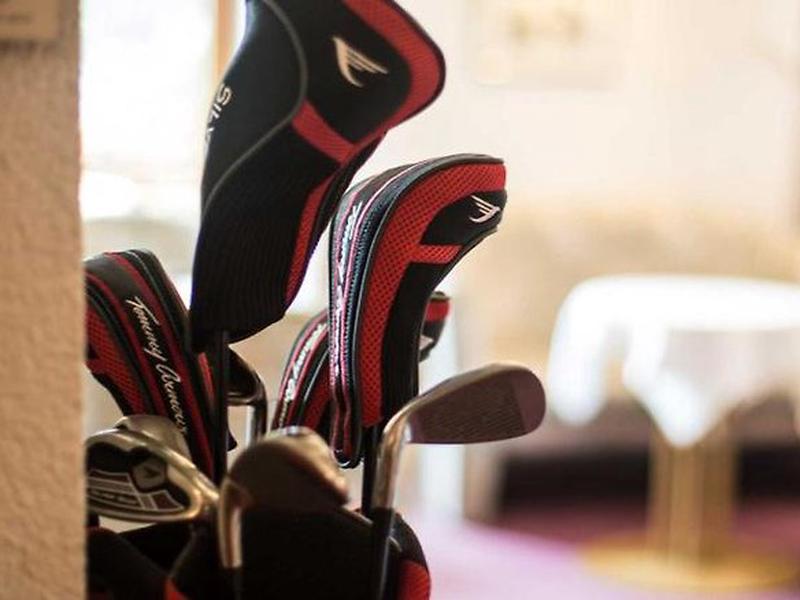 5749C3692490415C76B5C078BF559EAC