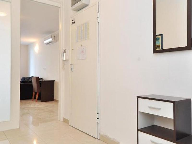 D1AC8EB67B2957F93B64674ED3B3911E