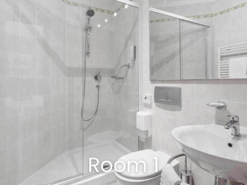 8475D3E1F529494AF7DDA252CA5570D3