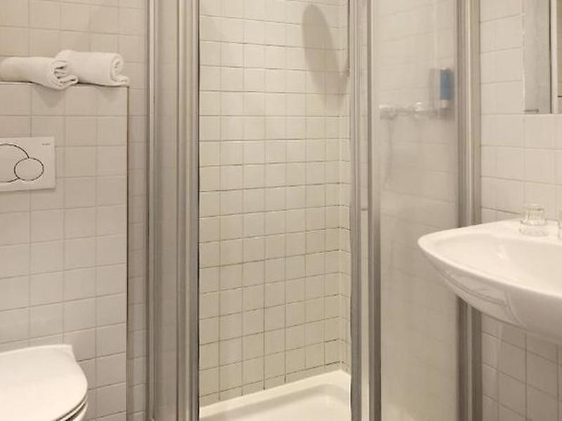 EFA40F4ABA47B5E303ED4E57AE128F8B