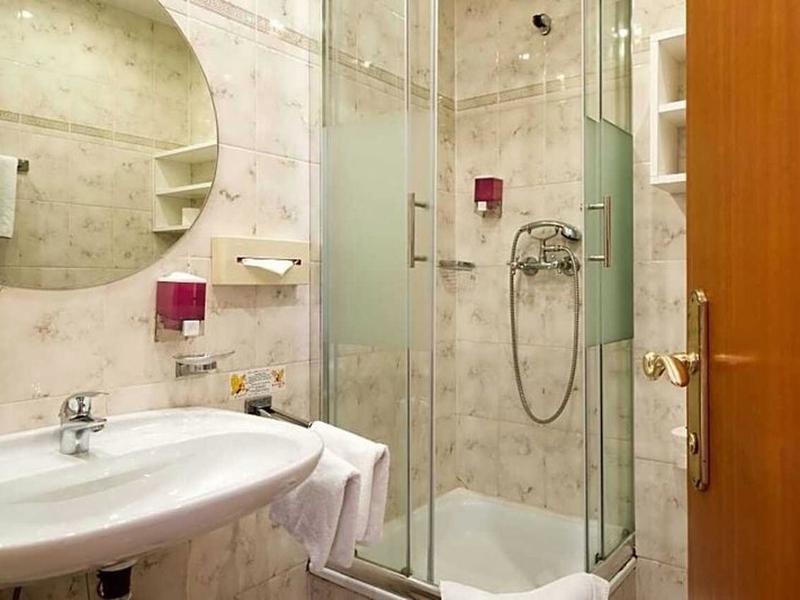 1672DAF6A57CA8A5CE80C18EF9C60AFA