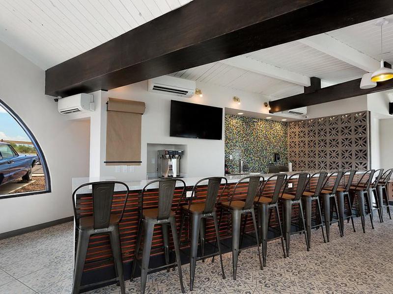 118CEB98BFAC3BF6D7441BCD22839F8C