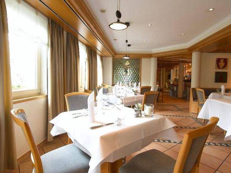 5561C2A19B8D41ADAEA40FB5DEDEE559