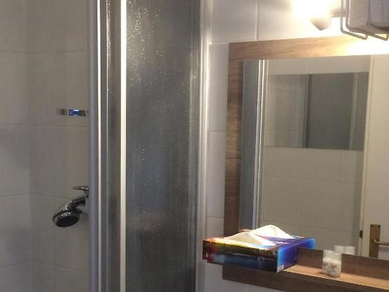 FDD0C246321EE086F4148B3C445E767C