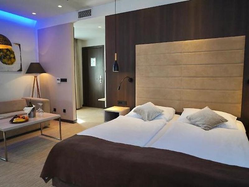 20BFF5DCDC4361C8E5062C28D8C6A558