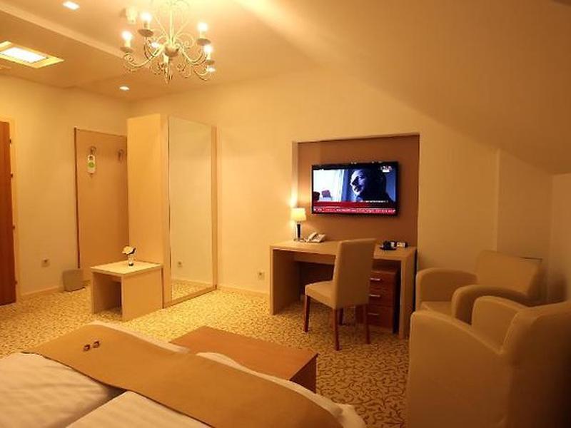 73DD8AB8BD736B964CC8D037C166B41F