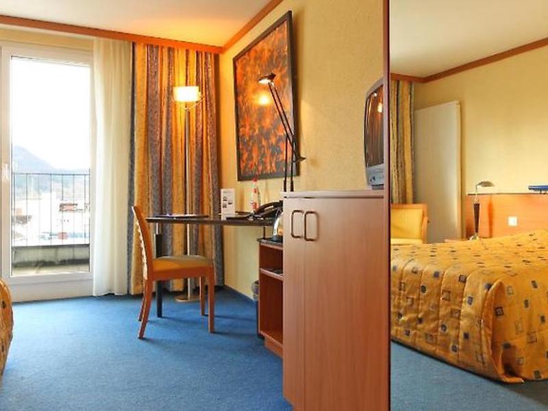 594F02CC83432300280FC2E6D6D01989