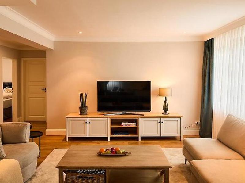 22E829409951B00587E954BFBF4B2405