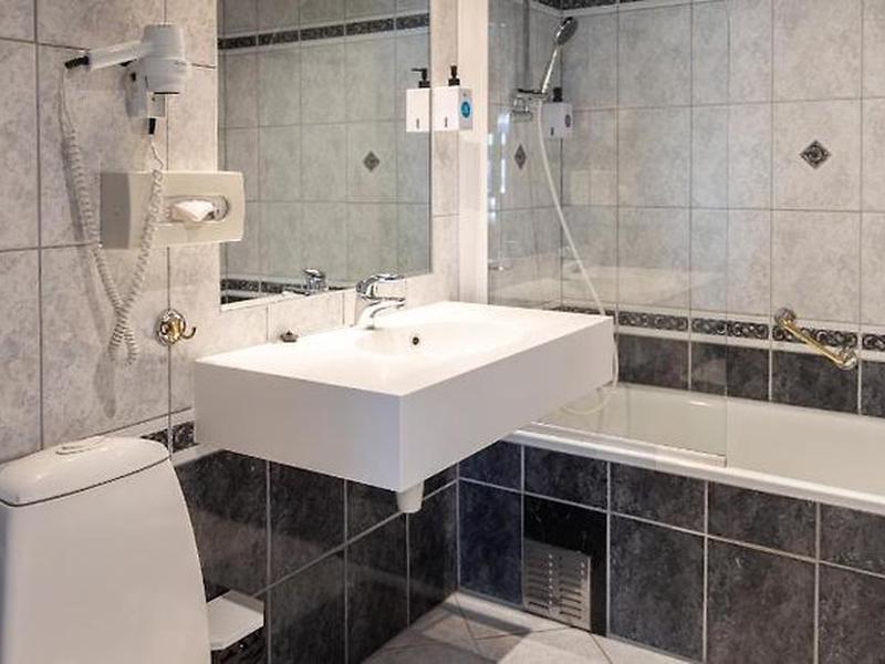 E410D1F639CD1FF4F0B36CA1B3D21AAE