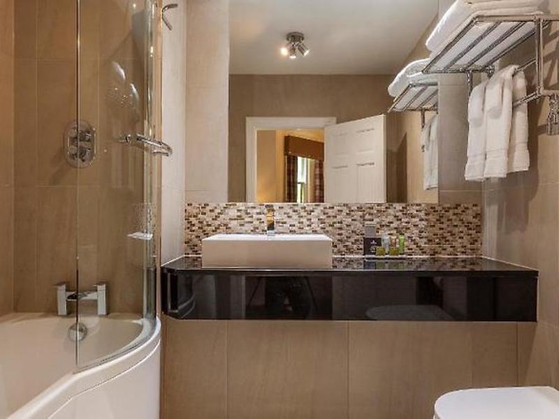 AAE951A2DBC348ED8389296DED5E1EFB