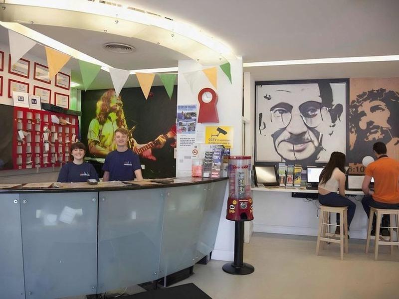 3FF9B4FD7A81D23FBAE566EE25D8BBBD