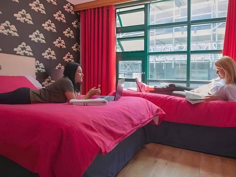 DB8C1CC3F1EED0D1098EAD6EACE7F4B0