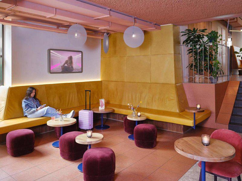 0BB785D2A5B57E79193356E4B406D624