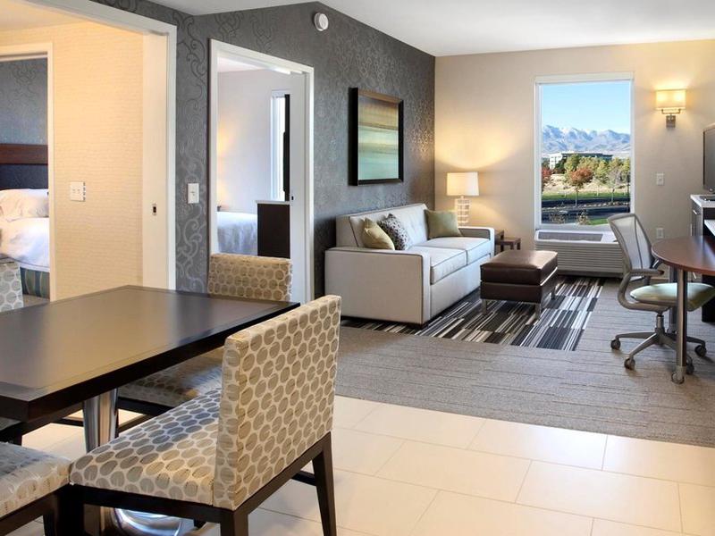 EB86D5D1FB742E7E153C29D9E93C78FA