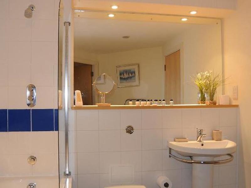 DCA6719ACA1EE9475D8DA1F9C45D5425