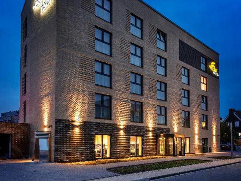 D48B79C6651707D1C4D7E16CA13D073F