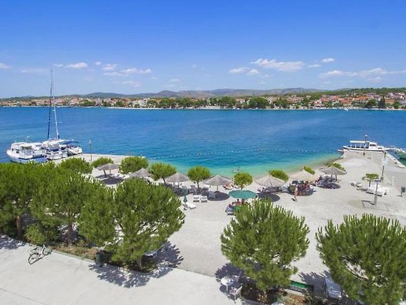 886C0DF3686743B8680B3D93D6EF8917