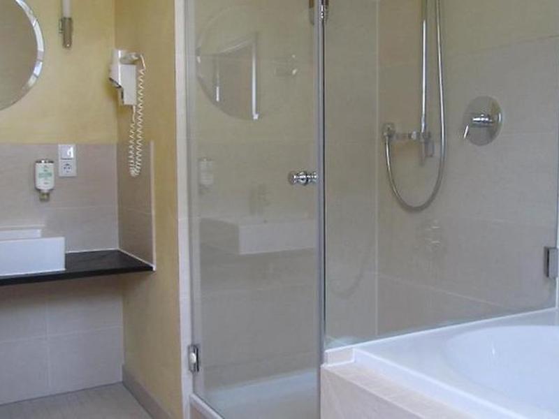 DB926DA98A60F6652377243FCBFACA88