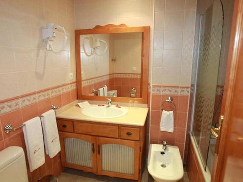 DF5F8381089D99715A3A49A61744D6C7