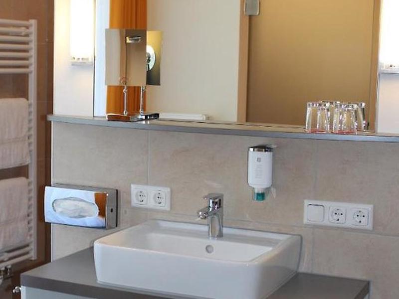 19AF4B2F0B5D019E8C1DB85A3ABF090A