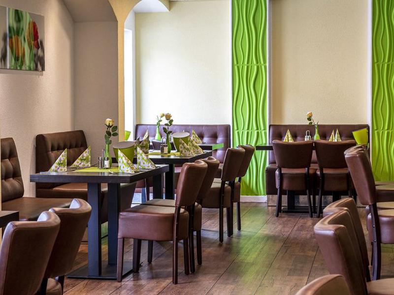 E3F9F8709574B2F8F1197F9D32F32F54