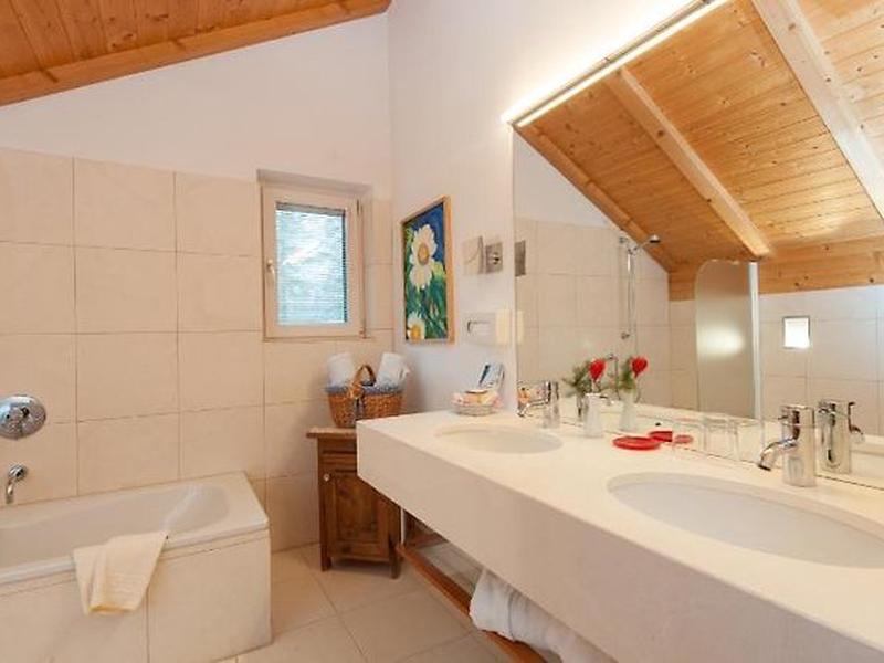 6C544DBCA72965292229FF3A7F65B981