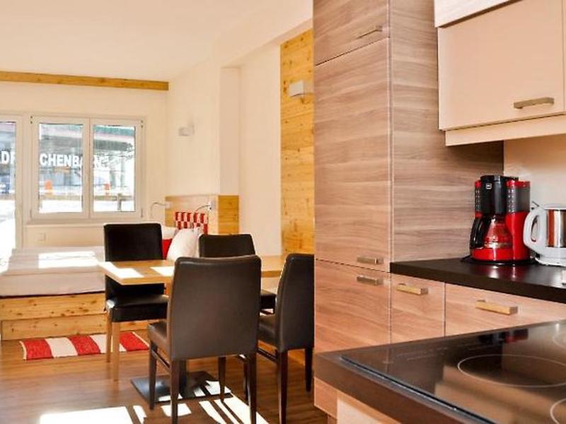 38AE84F870F220E0DBCD19250621DE9C