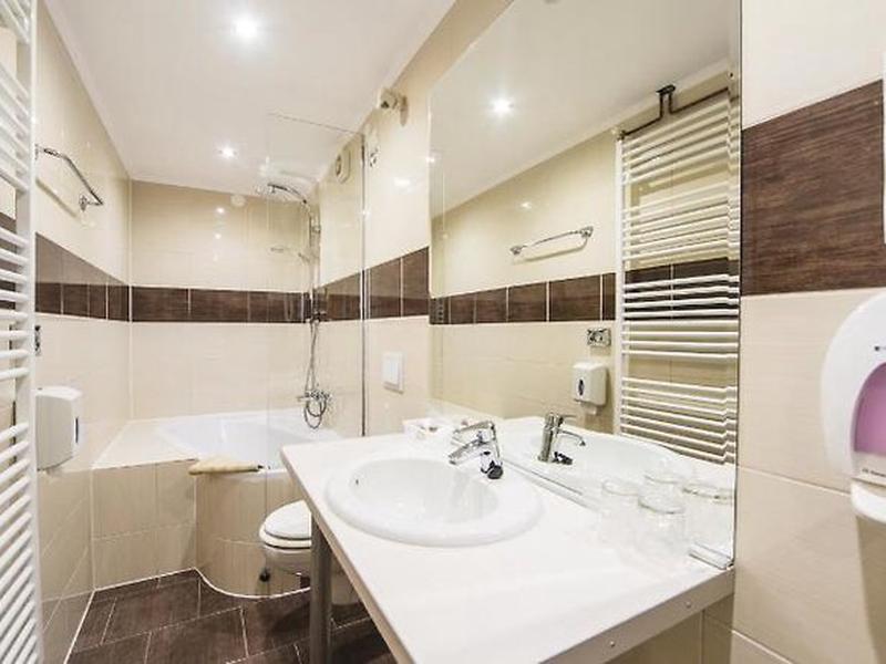 B6E5163DB4E51633F03413DB0A7833F1