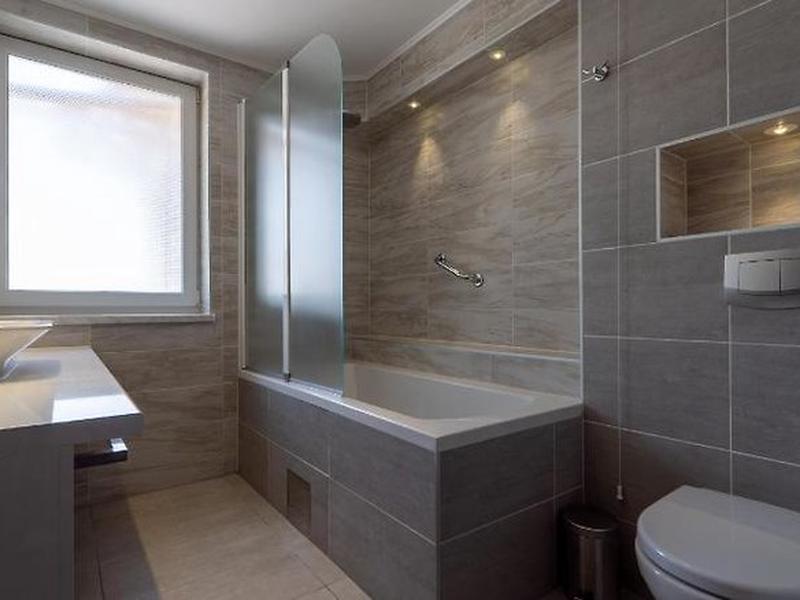 0BE08D62423955F29867539E4ABCDA0E