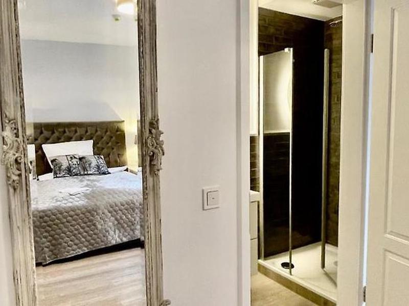 4DB19FEE6305C2631D5A584375826D80