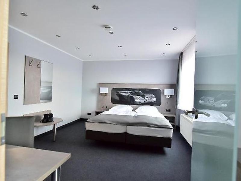 020DD3EA607E00A058844C3A20584D4F