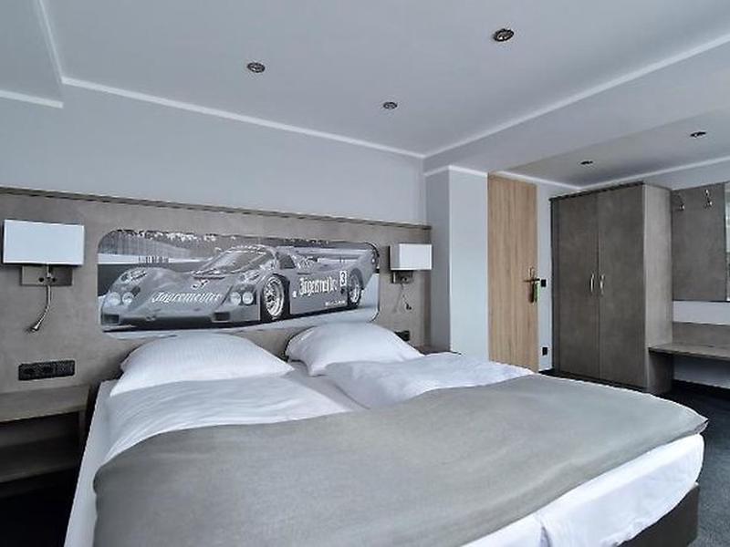 E5F5C0C7C3D7A980A5FE18E8823A4F92