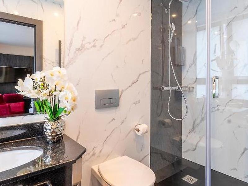 62D8ED7EBE3B1C64CA0CC933F530B533