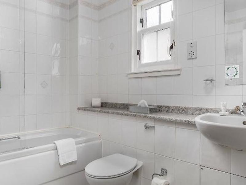 0B03FB8323D1D8E83A0C1C3555E2C846